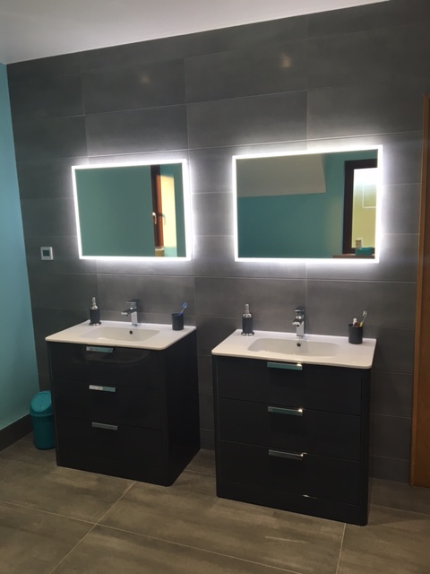 Curve vanity units, Globe mirrors